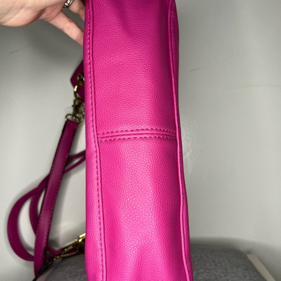 Sold Michl Kors Brooke Medium ShoulderTote - Picture 8 of 16